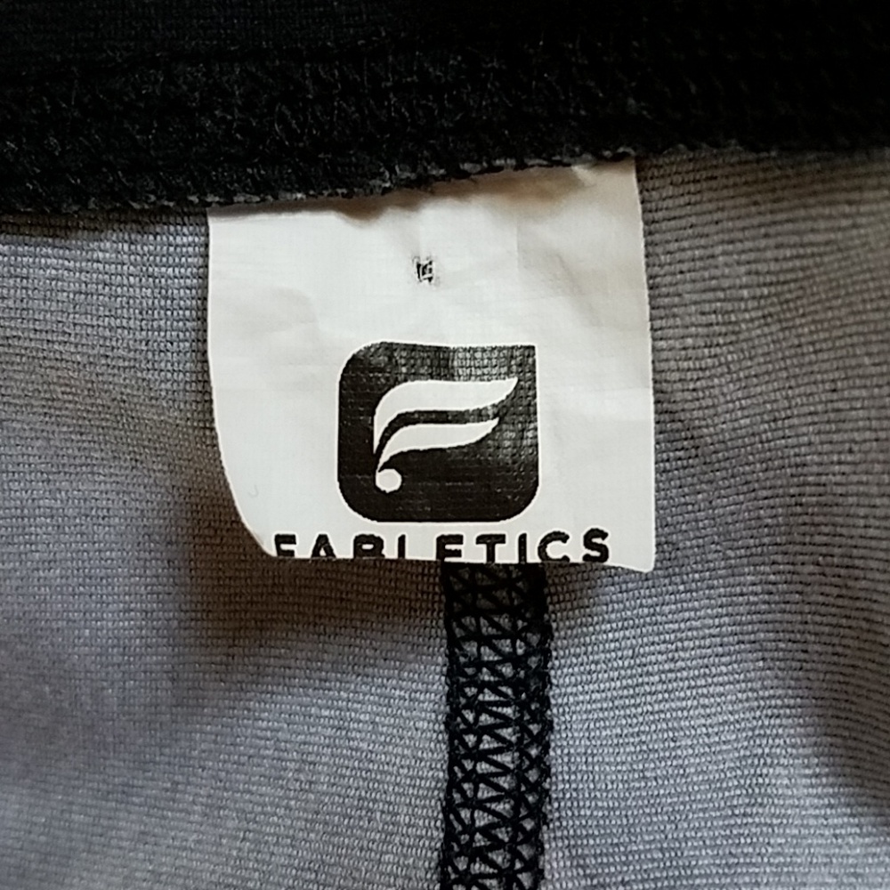 Fabletics capri abstract pattern yoga/running - Picture 4 of 6